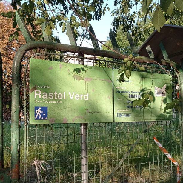 Ex bocciofila Rastel Verd nuovo bosco urbano? &quot;Qui l’erba è alta tre metri&quot;
