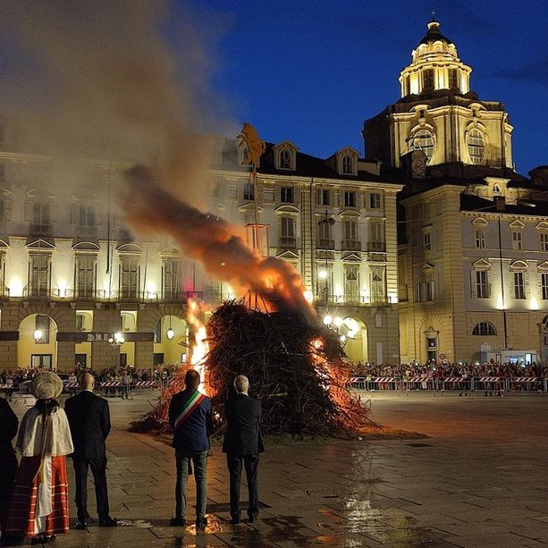 Torino si prepara per San Giovanni, Città a cerca di sponsor per i fuochi d'artificio in piazza Vittorio