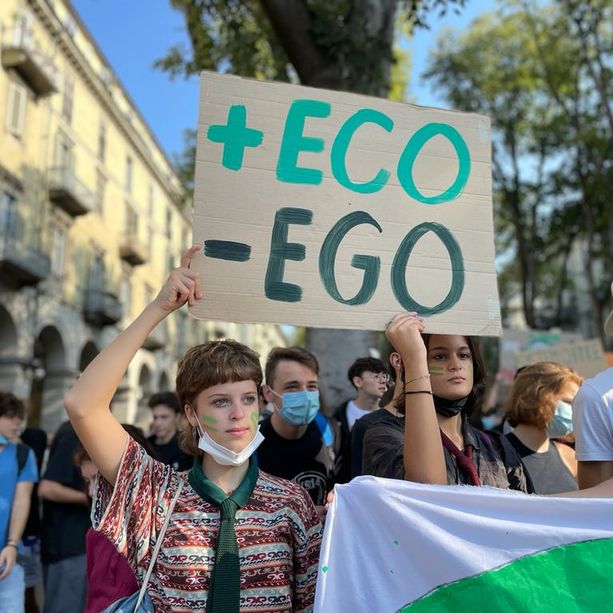 Emergenza climatica: migliaia di persone al corteo di Fridays for Future nel centro di Torino [FOTO]