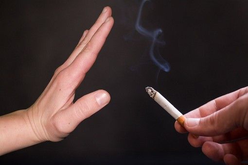 A Torino vietato fumare all'aperto: da Palazzo Civico la stretta sul tabacco