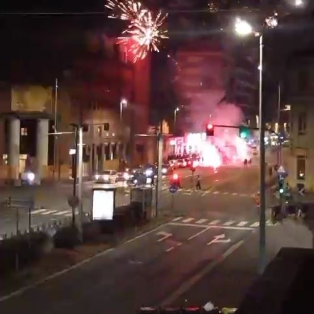 Serata di paura ad Aurora: fuochi d'artificio sparati in mezzo alla strada [FOTO]