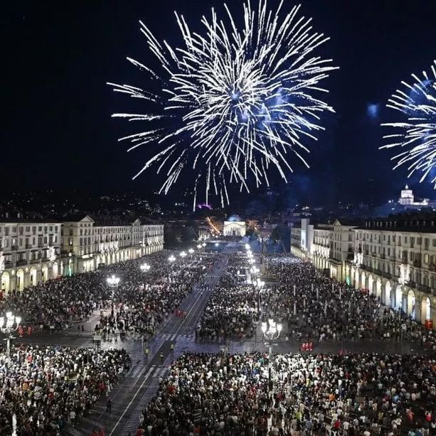 Stasera i fuochi d'artificio in piazza Vittorio accendono San Giovanni: orari, controlli ed accesso