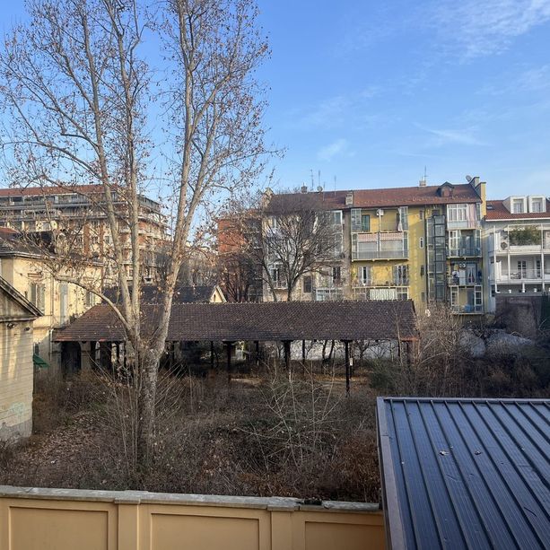 Dopo Askatasuna, anche il giardino dell'ex Asilo Occupato di via Alessandria potrebbe diventare un “bene comune”