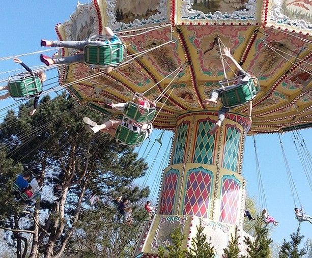 Scaraventata a terra dalla giostra con un volo di 15 metri: incidente alla festa patronale di Gassino