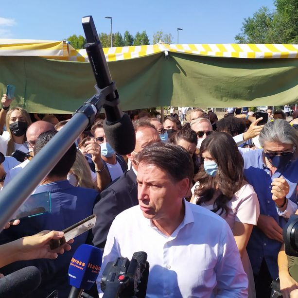 Conte a Torino lancia Sganga e strizza l'occhio al PD: &quot;Dispiace per il mancato dialogo&quot;