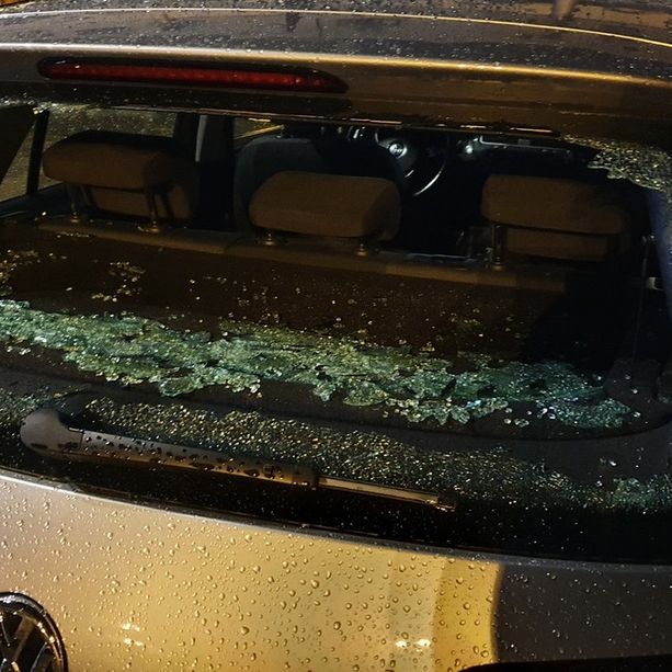 Grandine nella zona ovest: auto rovinate, vetri rotti e alberi spezzati. Danni a Venaria, Rivoli e Val Susa