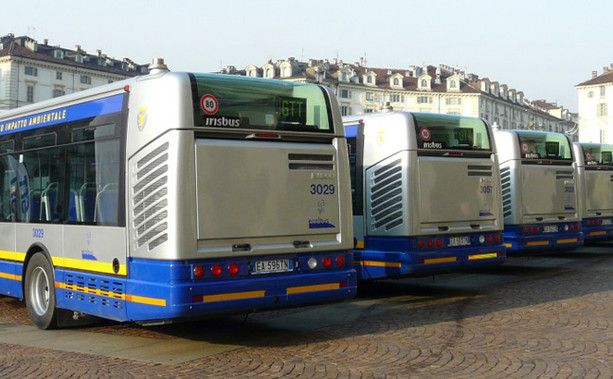 Il Comune replica alla Regione: &quot;Sì ai bus gratis a Torino coi blocchi, se ci date i fondi&quot;