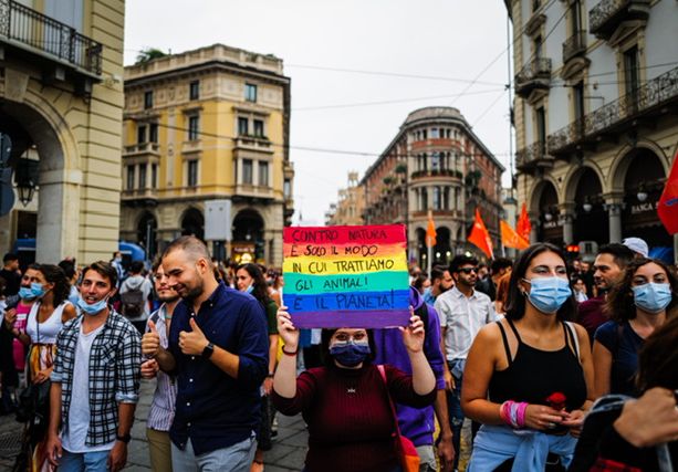 &quot;Queer e ora&quot;: il 18 giugno la sfilata arcobaleno del Torino Pride [VIDEO]