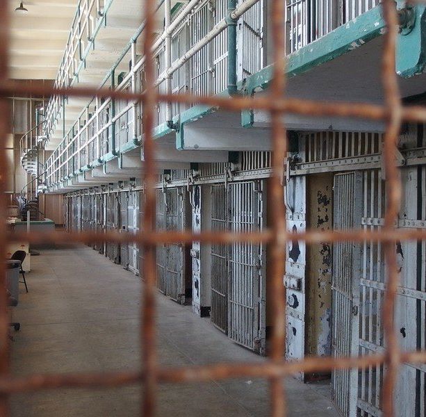 Carcere di Torino, un detenuto si suicida. Da inizio anno, 11 aggressioni e 15 agenti feriti