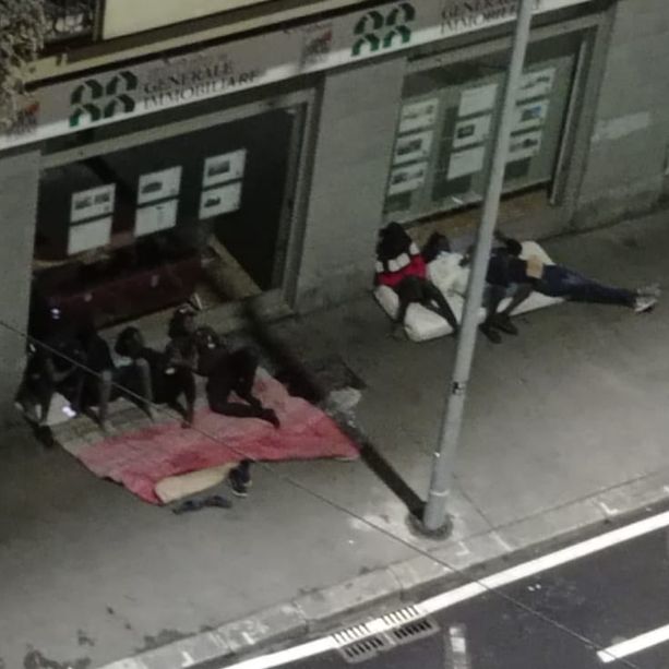 Spaccio e degrado a Nizza Millefonti, l'esasperazione dei cittadini: &quot;Ci vorrebbe l'esercito&quot;