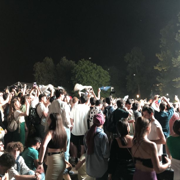 Eurovillage di nuovo sold out: da Roy Paci al dj set di Mace, pubblico in delirio fino a mezzanotte