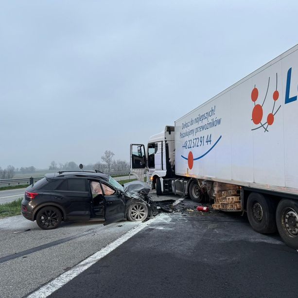 Tir contro auto sulla Ivrea-Santhià: una persona rimasta ferita e portata all'ospedale