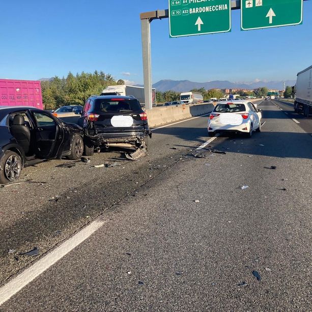 Ancora un incidente in Tangenziale: tutto bloccato per lo schianto di tre auto tra Sito e corso Allamano