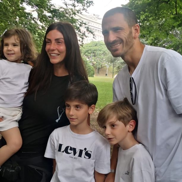 Dopo 575 Km Martina riabbraccia il marito Bonucci e figli: raccolti oltre 170 mila euro per il Regina Margherita [VIDEO]