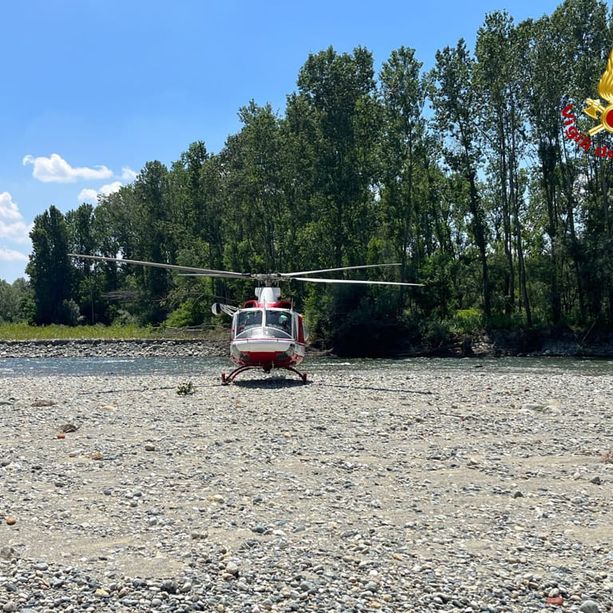Ragazza di 21 anni bloccata in acqua nel fiume Stura di Lanzo: salvata dai vigili del fuoco [VIDEO]