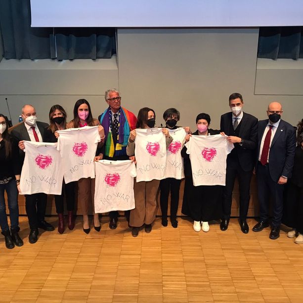 Just The Woman I Am, a Torino la corsa per la ricerca sul cancro e per la pace: “Ripudiamo la guerra”