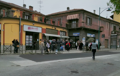 Assembramenti senza mascherina: nuove sanzioni e sospensione di 5 giorni per la Torteria di Chivasso