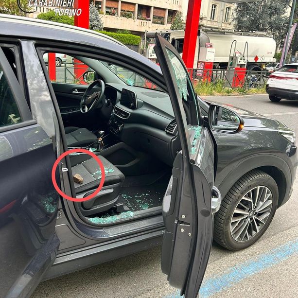 Tirava sassi su auto in corso Massimo, uomo ferito a un occhio: arrestato lanciatore seriale