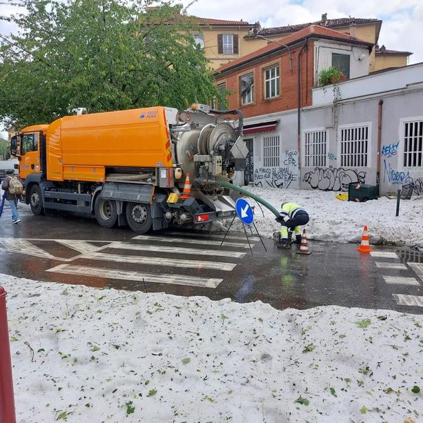 Super grandinata su Torino: in queste ore scatta il monitoraggio sulle buche nelle strade [FOTO]
