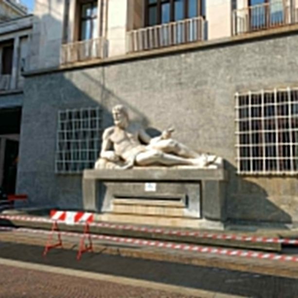 Piazza Cln, le fontane del Po e della Dora cambiano volto per la fine dell'estate
