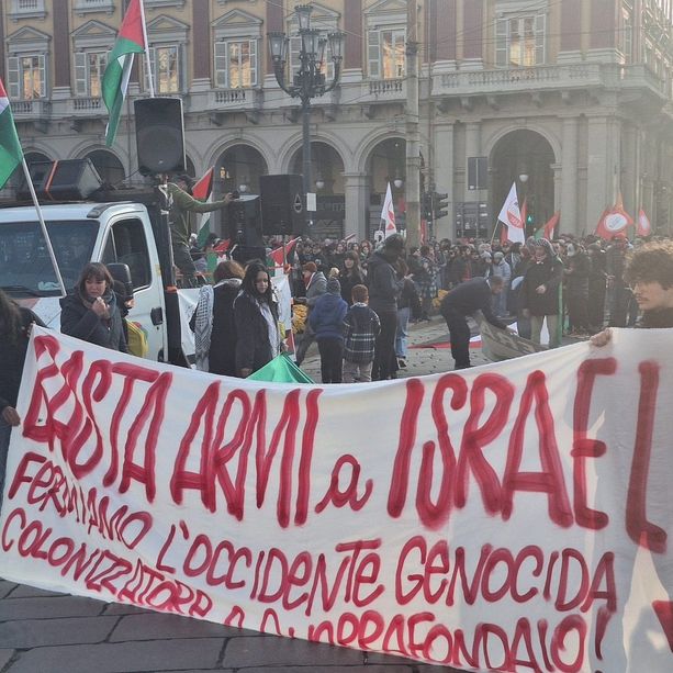 Il giorno dopo i disordini, i Pro Pal tornano in piazza: &quot;Basta armi ad Israele&quot; [FOTO]