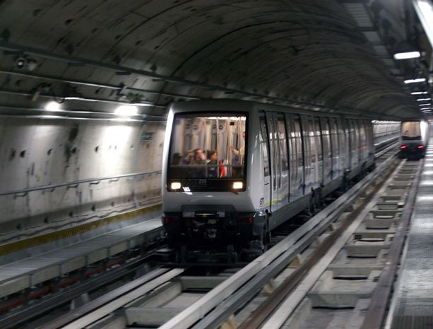 Metro 2, caro-materiali ed energia rischiano di cancellare le fermate. Il Pd: &quot;Si taglino nel centro, no periferia&quot; [VIDEO]