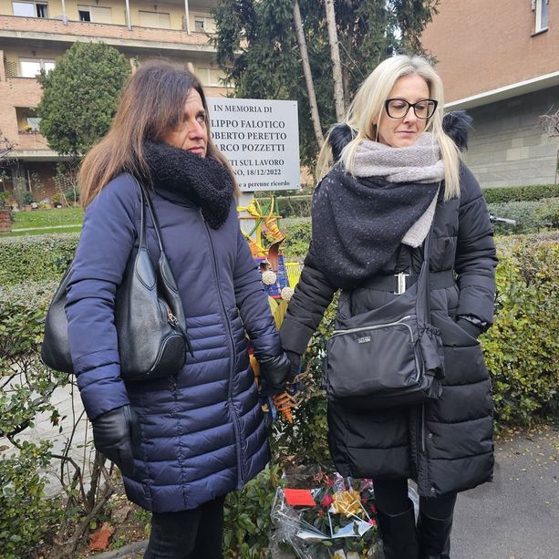 Via Genova, Torino ricorda i 3 operai morti nel crollo della gru: &quot;Il dolore resta. Più controlli nei cantieri&quot;