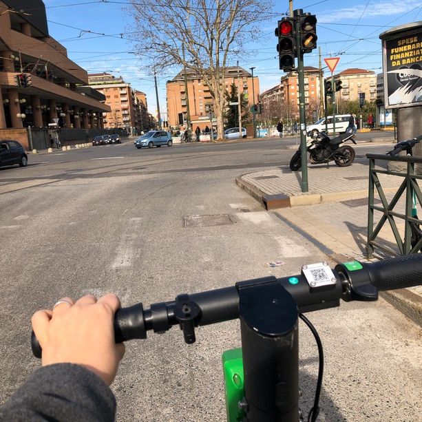 Allarme Unione ciechi Torino: &quot;Monopattini pericolosi, c'è chi ha paura ad uscire da solo&quot;
