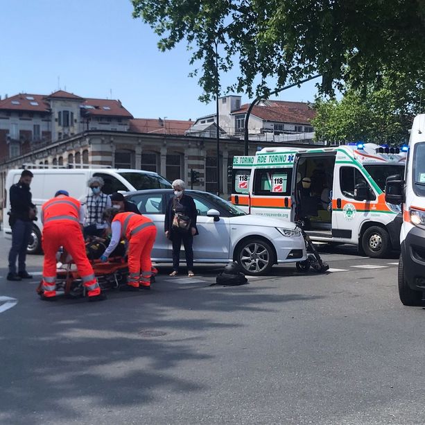 Incidente in corso Vigevano: donna in monopattino investita sulla pista ciclabile (FOTO)