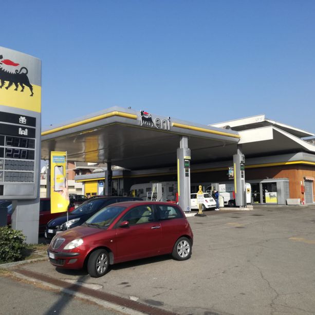 Benzina, anche i gestori torinesi allo scontro col Governo: &quot;Prezzi medi? Esporremo il cartello con quel che si guadagna&quot;