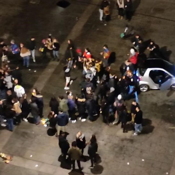 Discoteca improvvisata, alcol e assembramenti nelle notti di Vanchiglia. La Circoscrizione 7: “Segnalazioni inoltrate tutte al Prefetto”