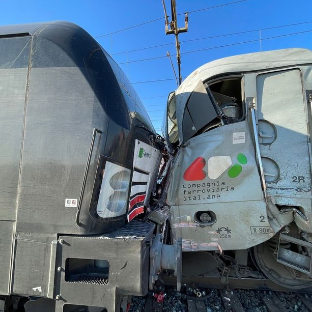 Orbassano: scontro fra treni merci, tre feriti