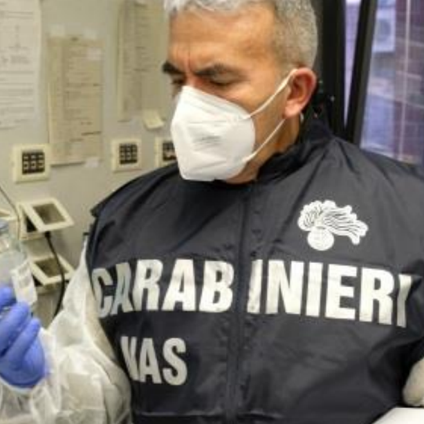 Controlli dei Nas in strutture per anziani: segnalato operatore no vax a Moncalieri