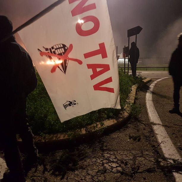 No Tav, disordini nel corso della notte: sgomberato il presidio &quot;San Giuliano&quot; sui terreni espropriati
