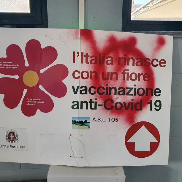 Moncalieri, i carabinieri indagano sul blitz notturno al Palavaccini: al vaglio le immagini delle telecamere di zona