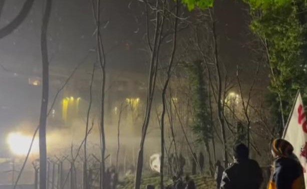 No Tav, notte di tensione a Chiomonte: assalto al cantiere e scontri con la polizia