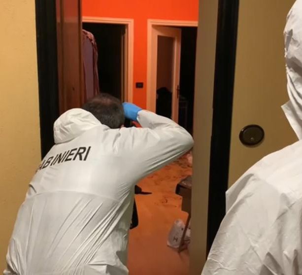 Duplice omicidio a Mirafiori: il figlio aveva problemi psichiatrici e manie di persecuzione