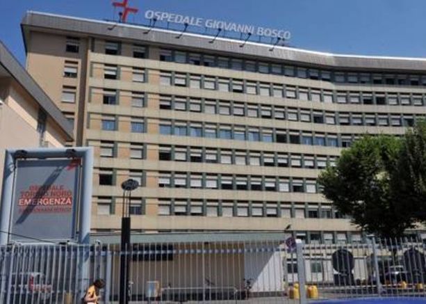 Bimba di 2 anni investita nel parcheggio del San Giovanni Bosco a Torino: è gravissima