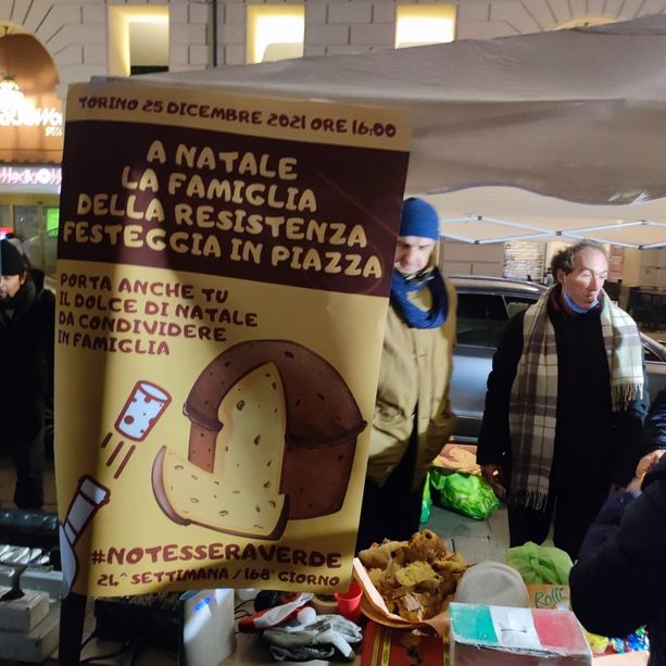 Svolta dei No greenpass: &quot;Basta piazze, ora disobbedienza civile e azioni mirate&quot;. Ma la Variante Torinese non ci sta