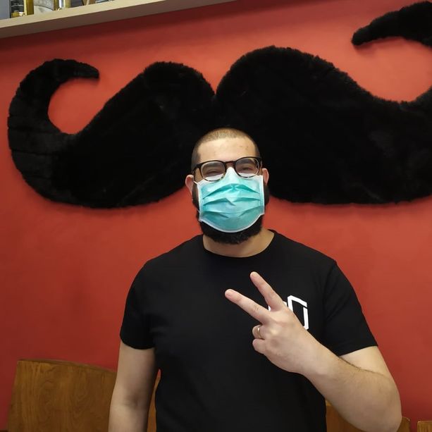 Il barber shop di Porta Palazzo riparte con entusiasmo: &quot;Lo Stato ci ha lasciati soli, ma restiamo positivi&quot; [FOTO E VIDEO]