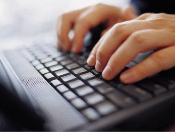 Ha usato mail anonime per minacciare di morte i colleghi universitari: indagato uno studente di 20 anni