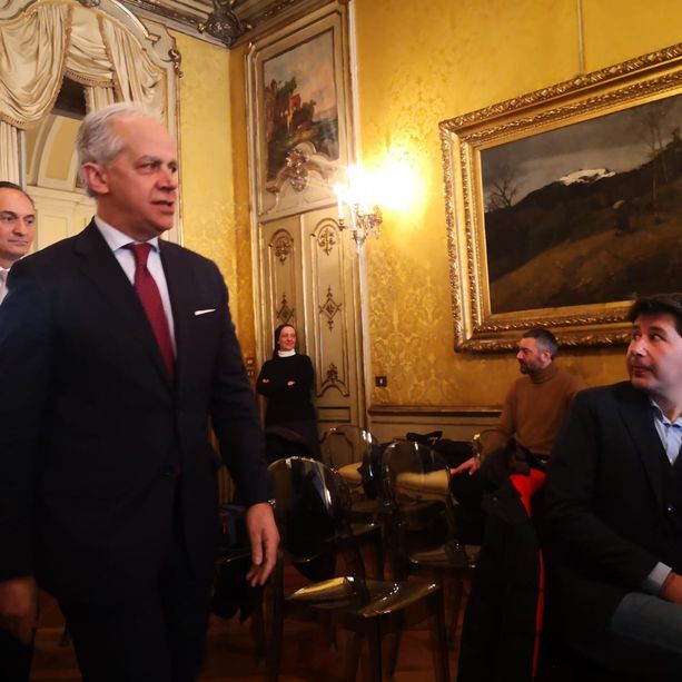 Piantedosi a Torino, la promessa del ministro dell'Interno: &quot;Più agenti e telecamere in periferia&quot;