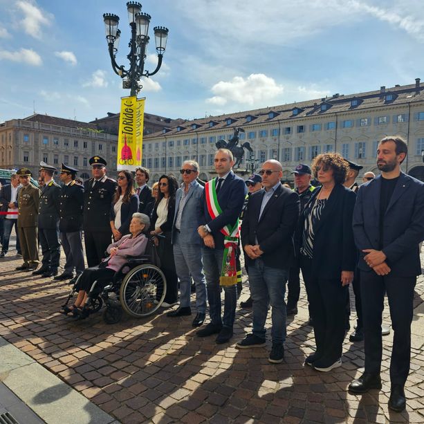 Tragedia piazza San Carlo, Torino ricorda Erika Pioletti e la Amato: &quot;Mia mamma Marisa aveva sempre il sorriso&quot; [VIDEO]
