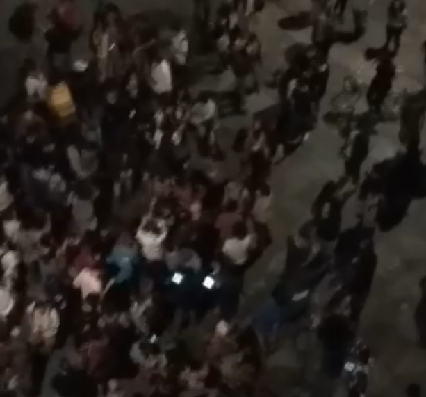 Torna la malamovida in piazza Santa Giulia: assembramenti, musica e schiamazzi in piena notte