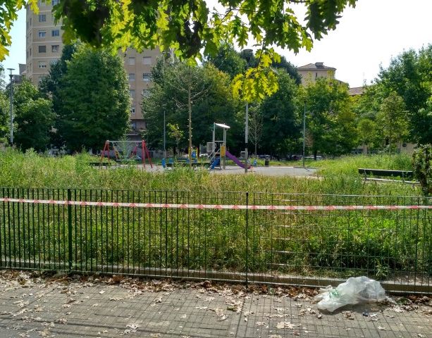 Parcheggio “selvaggio” e scarsa sicurezza stradale: la Città vuole ripensare la viabilità in piazza Toti