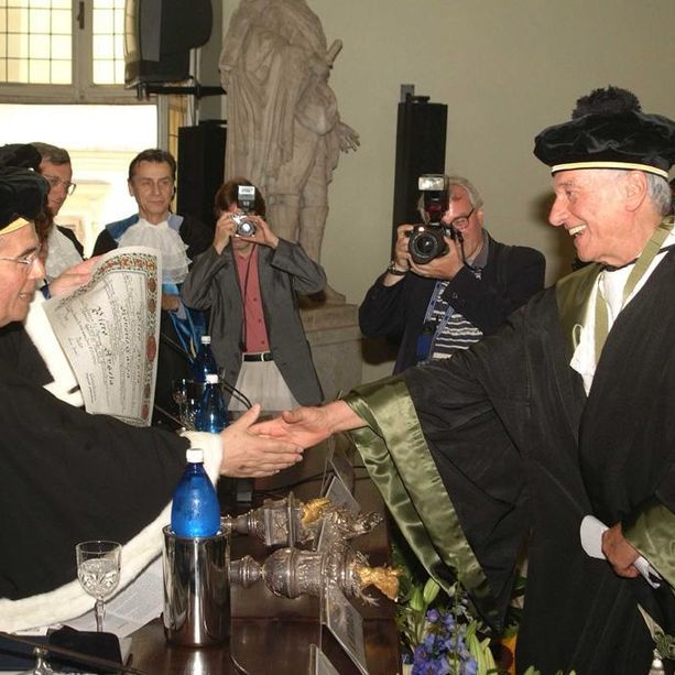 Si fa spazio sul web la proposta di istituire una Giornata in memoria di Piero Angela