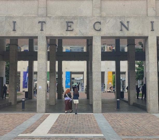 Cancelli aperti e lezioni in presenza al Politecnico occupato: torna la calma dopo un weekend di tensione