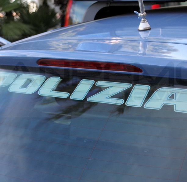 Scoperto un ristorante con 65 chili di cibo andato a male: sospesa attività in via Monginevro