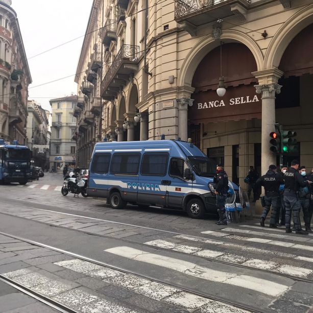 Natale in zona rossa, si attende l'ufficialità: il prossimo sarà l'ultimo weekend di movimenti 'liberi'