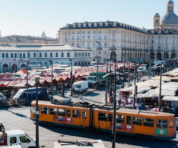Arriva la fumata bianca per Porta Palazzo, il mercato all'aperto riapre il 4 maggio